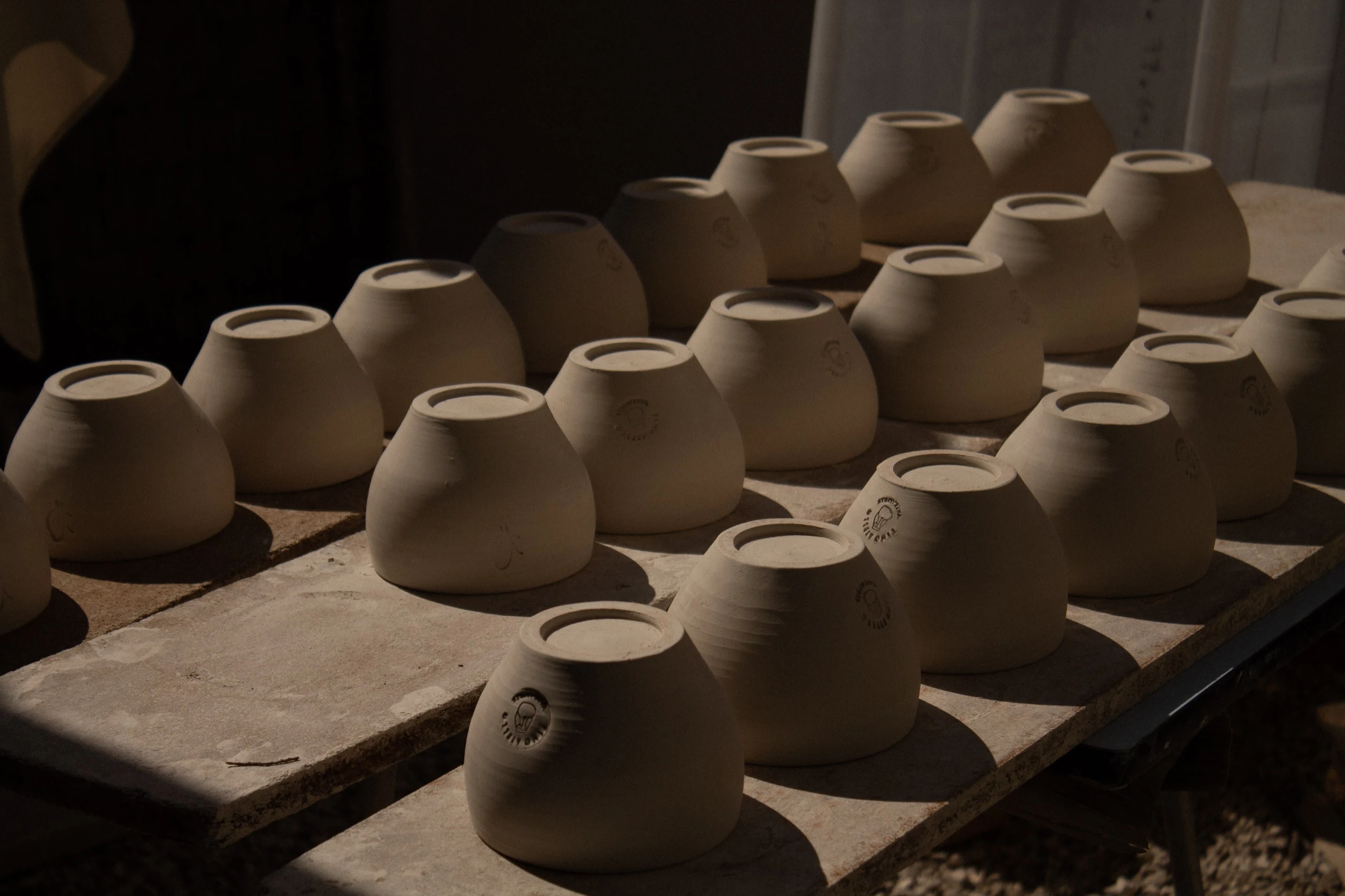 Traditional Pottery Techniques Vallauris - Tino Aiello: Artisan céramiste, Vallauris | Repose Archive