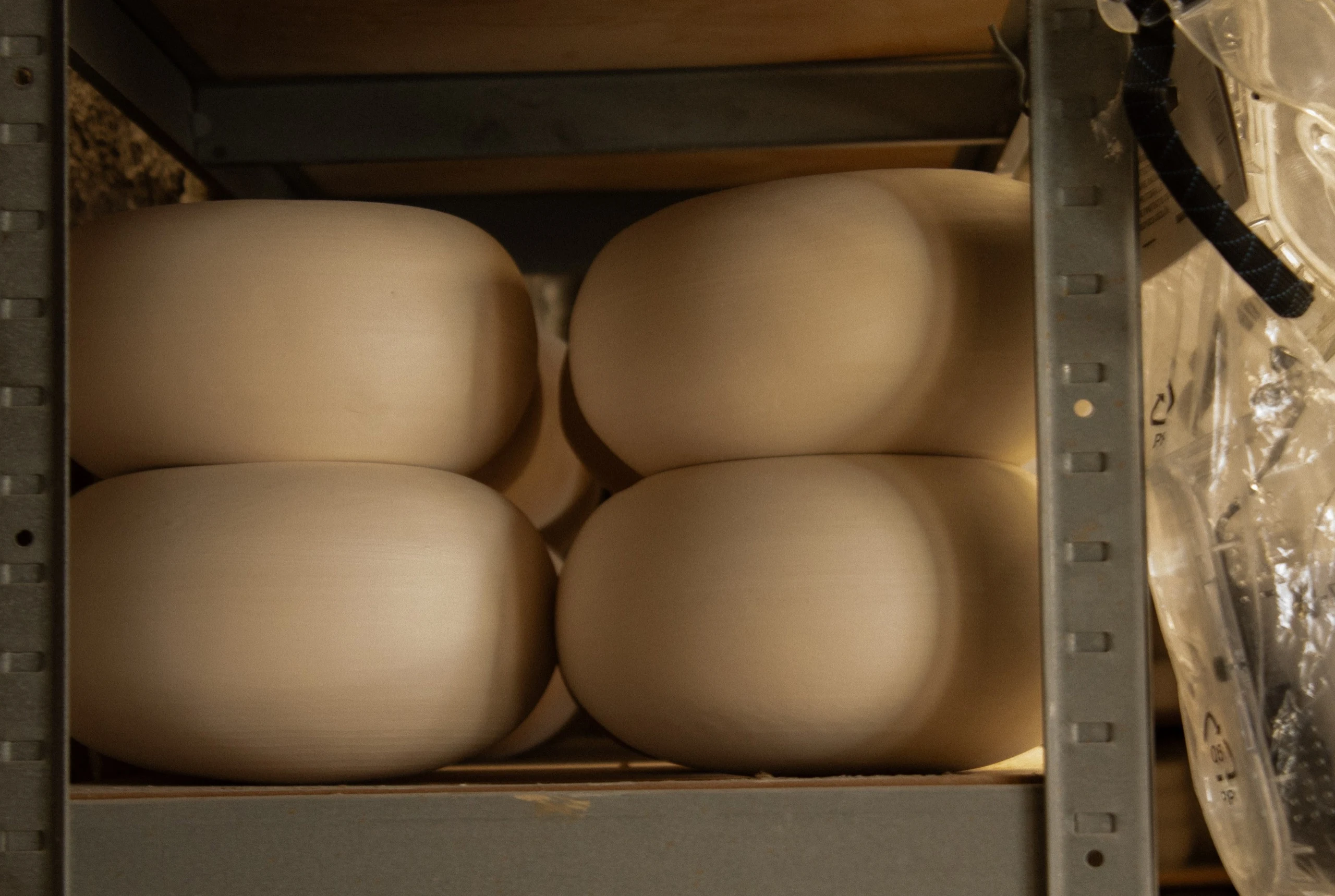 Tino Aiello Ceramic Artist Vallauris France - Tino Aiello: Artisan céramiste, Vallauris | Repose Archive