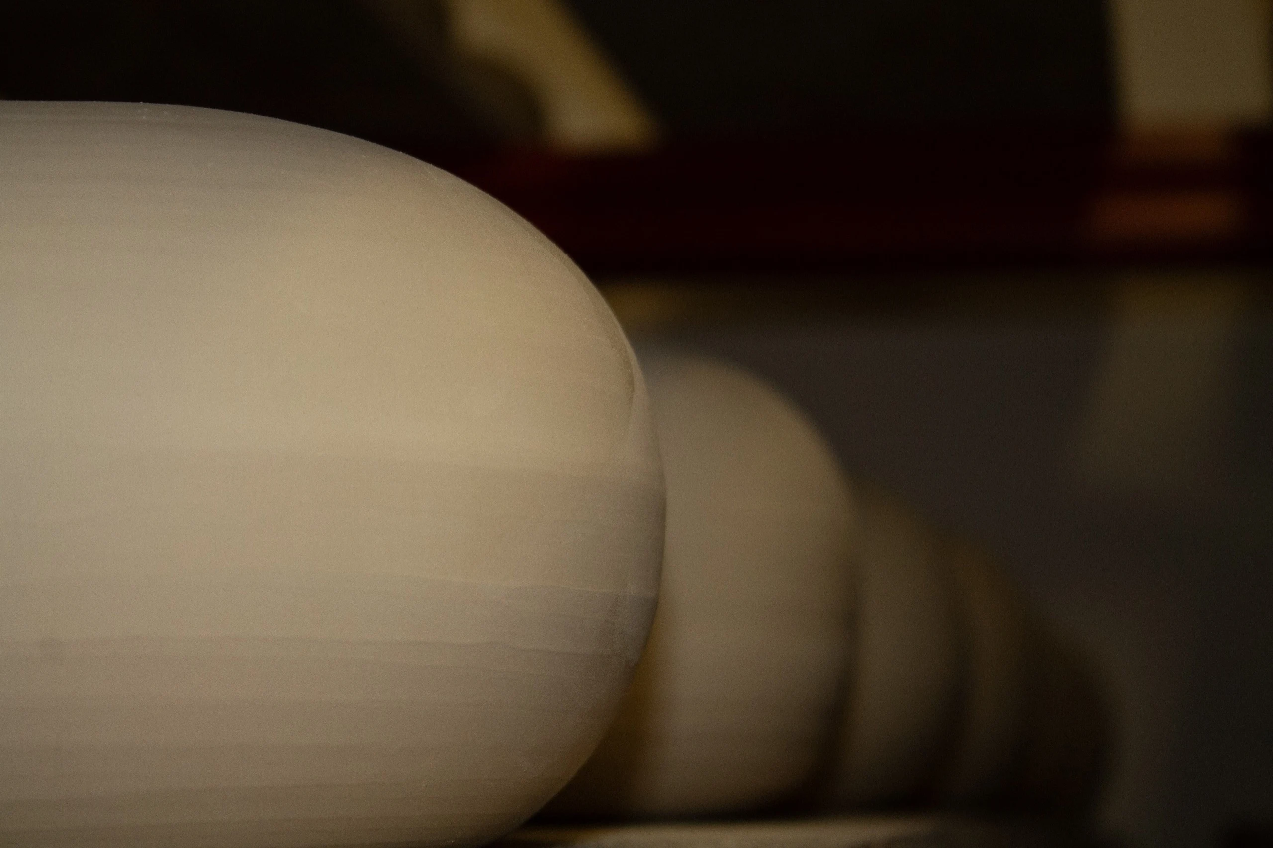 Rounded Ceramic Pieces Tino Aiello - Tino Aiello: Artisan céramiste, Vallauris | Repose Archive