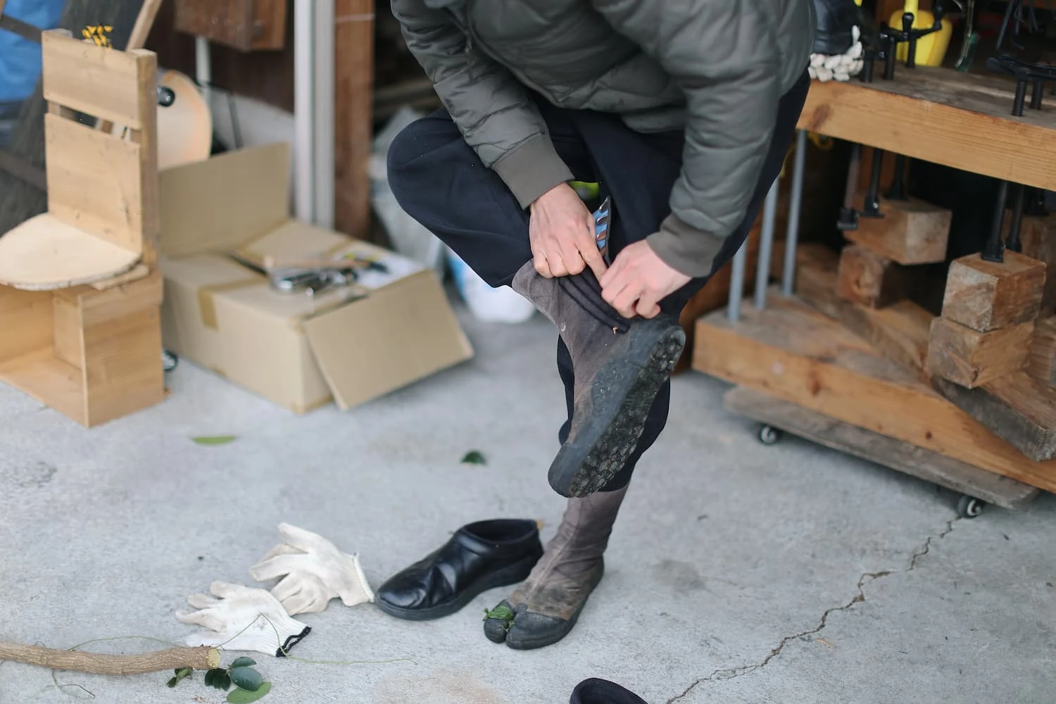 Isamu Hazama Sugi Logs Japan - Isamu Hazama: Making as a way of learning | Repose Archive