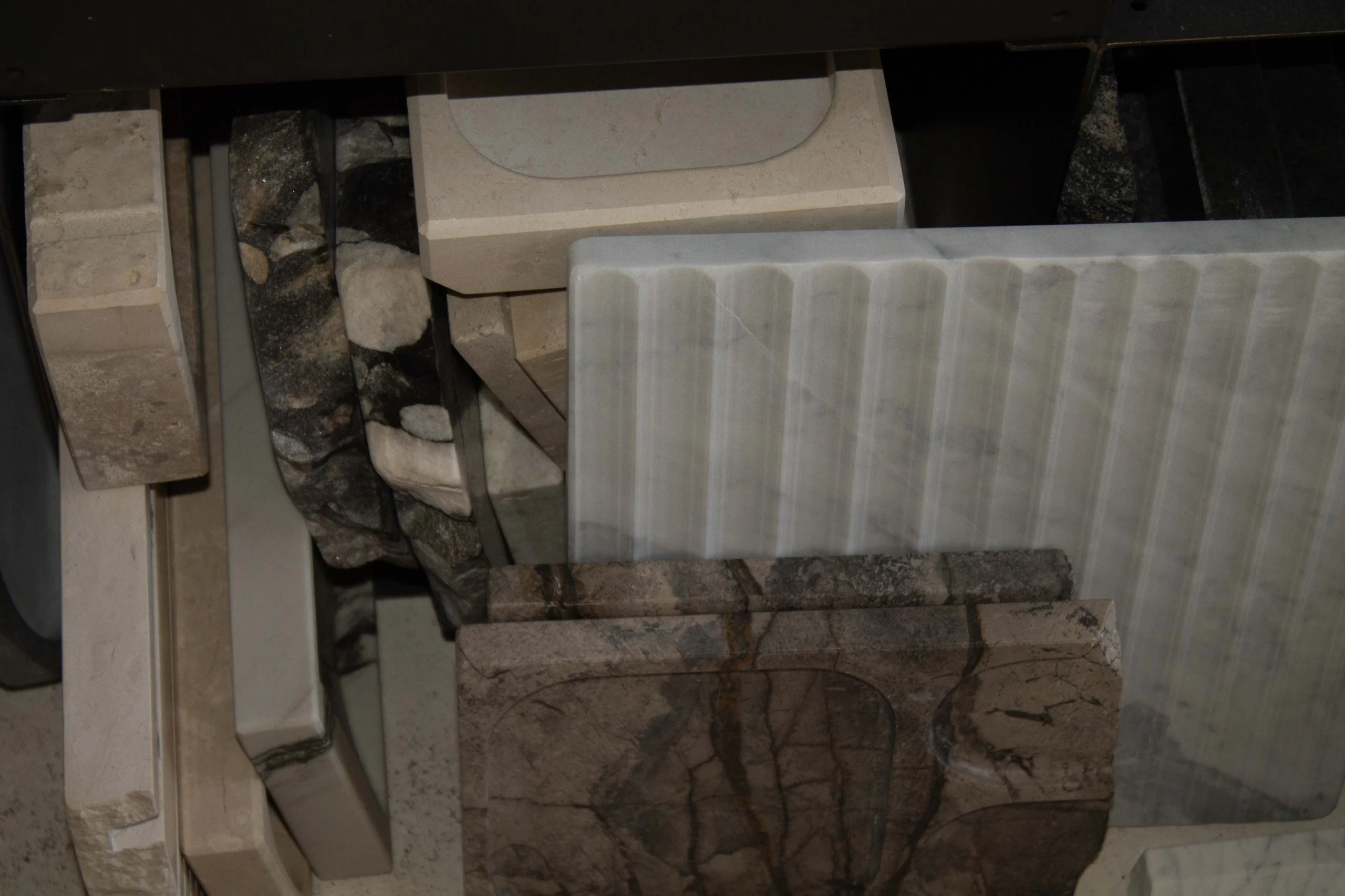Wealth In Freedom Sea Breaking Rocks Lifestyle Marble - Neolitique | Repose Archive